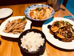 -泉畔人家·老济南经典鲁菜(大明湖店)