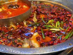 麻辣锅-老船舫·现做活鲜鱼馆(东郊记忆店)
