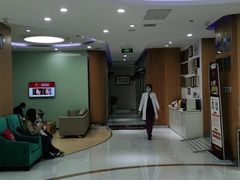 -雅悦齿科(顾村公园店)