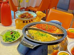 -阿瓦山寨·湘菜现炒·剁椒鱼头王(咸阳总店)