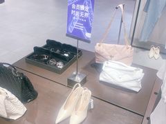 -URBAN REVIVO(七宝领展广场店)