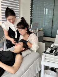 -小乐化妆美甲半永久培训学校