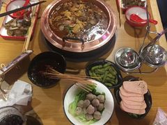 -虾弄弄海派小龙虾·牛羊蝎子火锅