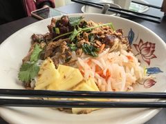 -大头虾越式风味餐厅(光明广场店)