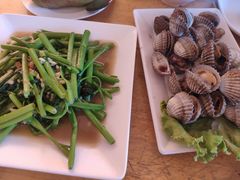 -J Daeng Seafood