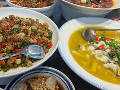 -川流不息·地道川菜·小龙虾(松东路店)