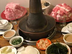 -洞庭洲·防空洞火锅·烧烤·铜锅涮肉(新百广场店)