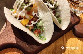Shrimp Mango Tacos