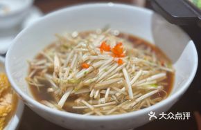 Stir-Fried White Celery with Aromatics