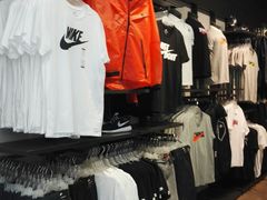 -NIKE上海青浦换季优惠店