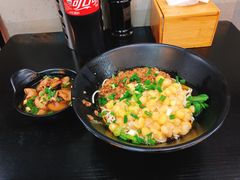 -丽影重庆小面(定西路店)