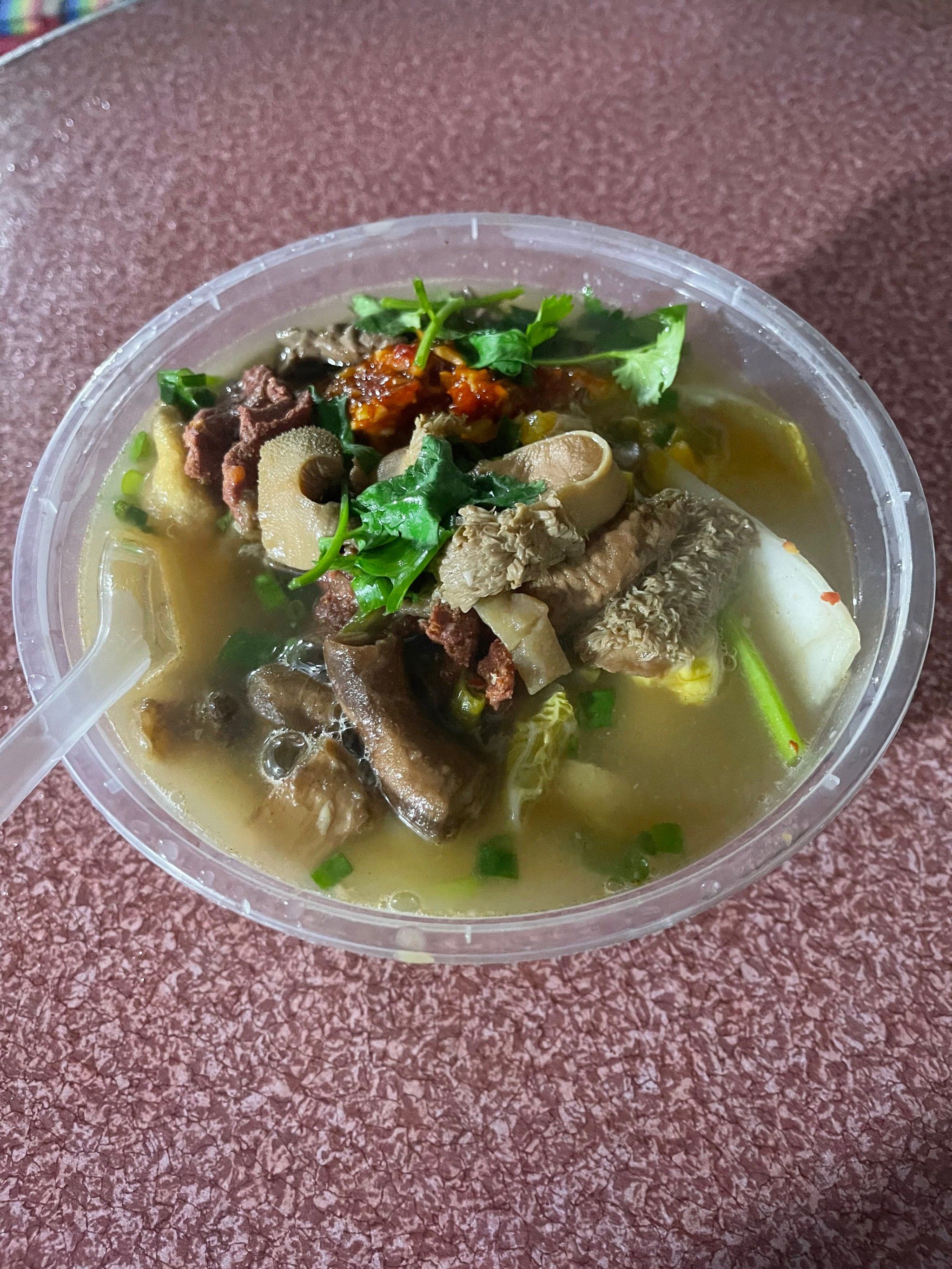 萝卜牛杂量很足,味道真心不错,很新鲜,干净卫生,强烈推荐