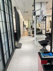 -丁和李朴美发沙龙