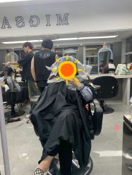 -镁连社·美联社