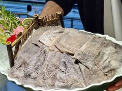 -茅草房·河畔园林火锅