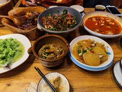 -老滇山寨•云南特色菜•地方菜•民族风情歌舞表演(金碧店)