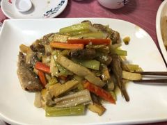 酸辣黄鱼老豆腐-乐乐餐厅(湘子庙街店)