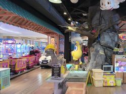 -卡通尼乐园(新达汇三林店)