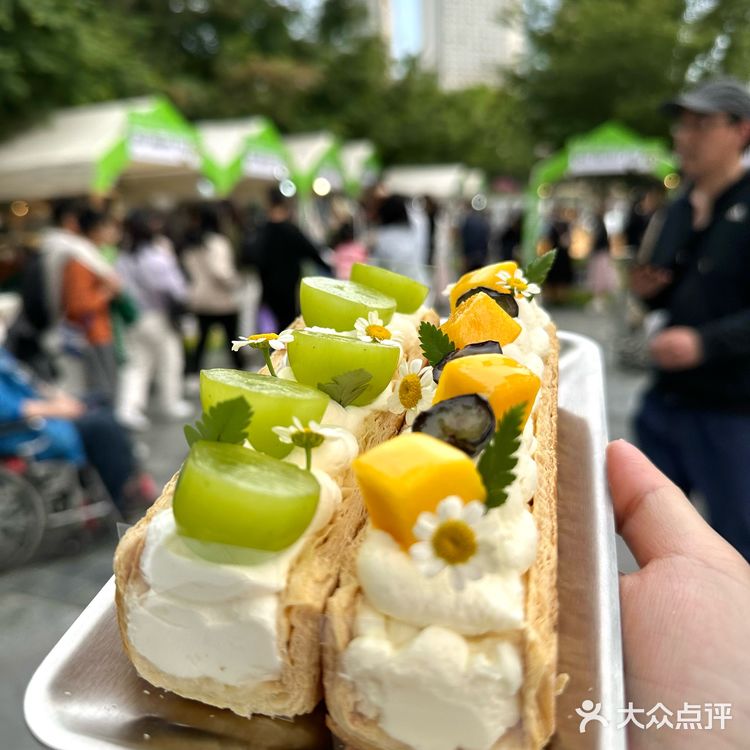 假期我来静安寺就干二件事！看肖战+吃甜食