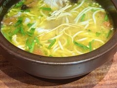 -良米山·云南野生菌过桥米线(上海首店)
