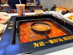 -老牌坊云南鱼豆花火锅(哈西万达店)