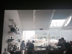 -UNI UNI(环亚凯瑟琳店)