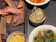 -铭牛烧肉·和牛海鲜自助(高新月牙湖店)