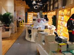 自助取餐区-新华里咖啡书吧(新华书店小寨店)