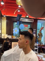-东方先生国潮男士理发馆