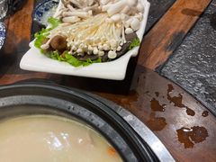 -大匠工房古船木艺术餐厅·猪肚鸡专门店(长白仙岛店)