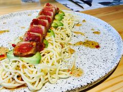 金枪鱼牛油果凉面-麦甜创意轻食餐厅(西康路店)