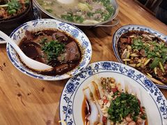 -杨三孃跷脚牛肉(西外棕榈岛店)