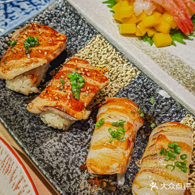 值得N刷的回转寿司上新‼️生蚝手握太鲜了💯