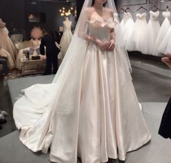 -艾米丽婚纱礼服