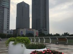 -丹尼斯7天地