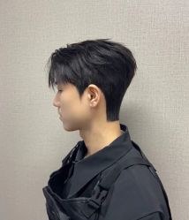 -一家只做男发烫染的店