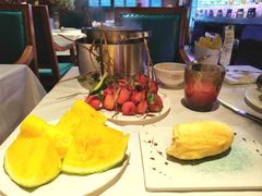 -领鲜活海鲜榴莲自助火锅(东门店)