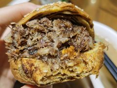 烧饼夹烧牛羊肉-老爆肚满五香烧牛羊肉