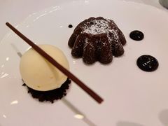 巧克力蛋糕配香草冰激凌-Jean Georges