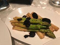 波士顿龙虾-广州四季酒店·佰鲜汇·现代法餐