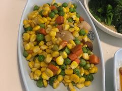 -同济大学本部学苑饮食广场