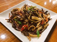 -小厨子私房菜·云南美食店