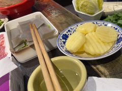 -宽板凳老灶火锅(台湾街店)