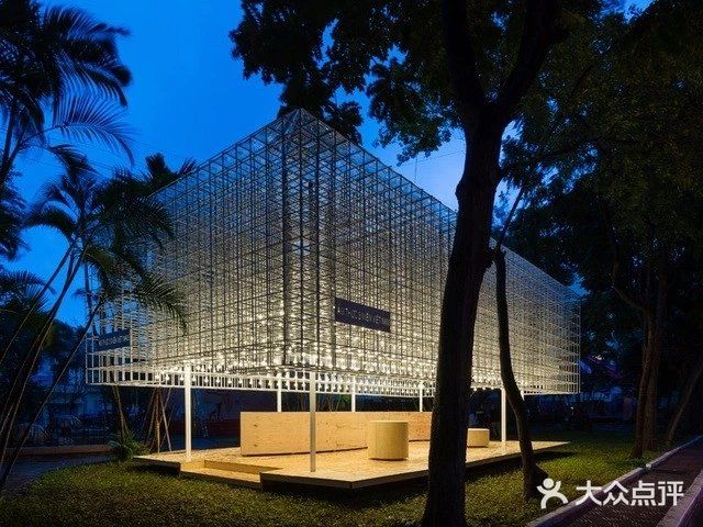 河内街头的市场 