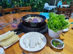 -五指山生态小黄牛(皮皮虾海鲜广场店)