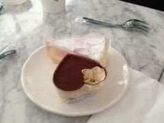 iphone_upload_pic-星巴克(上海虹桥站2A检票口)