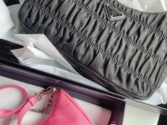 -PRADA普拉达(国金中心店)