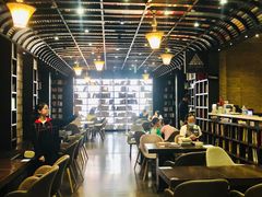 -钟书阁(松江泰晤士小镇店)