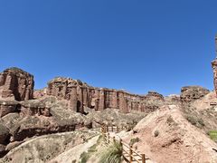 -冰沟丹霞旅游景区
