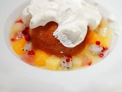 传统萨卡帕朗姆酒浸巴巴蛋糕-Le Comptoir de Pierre Gagnaire